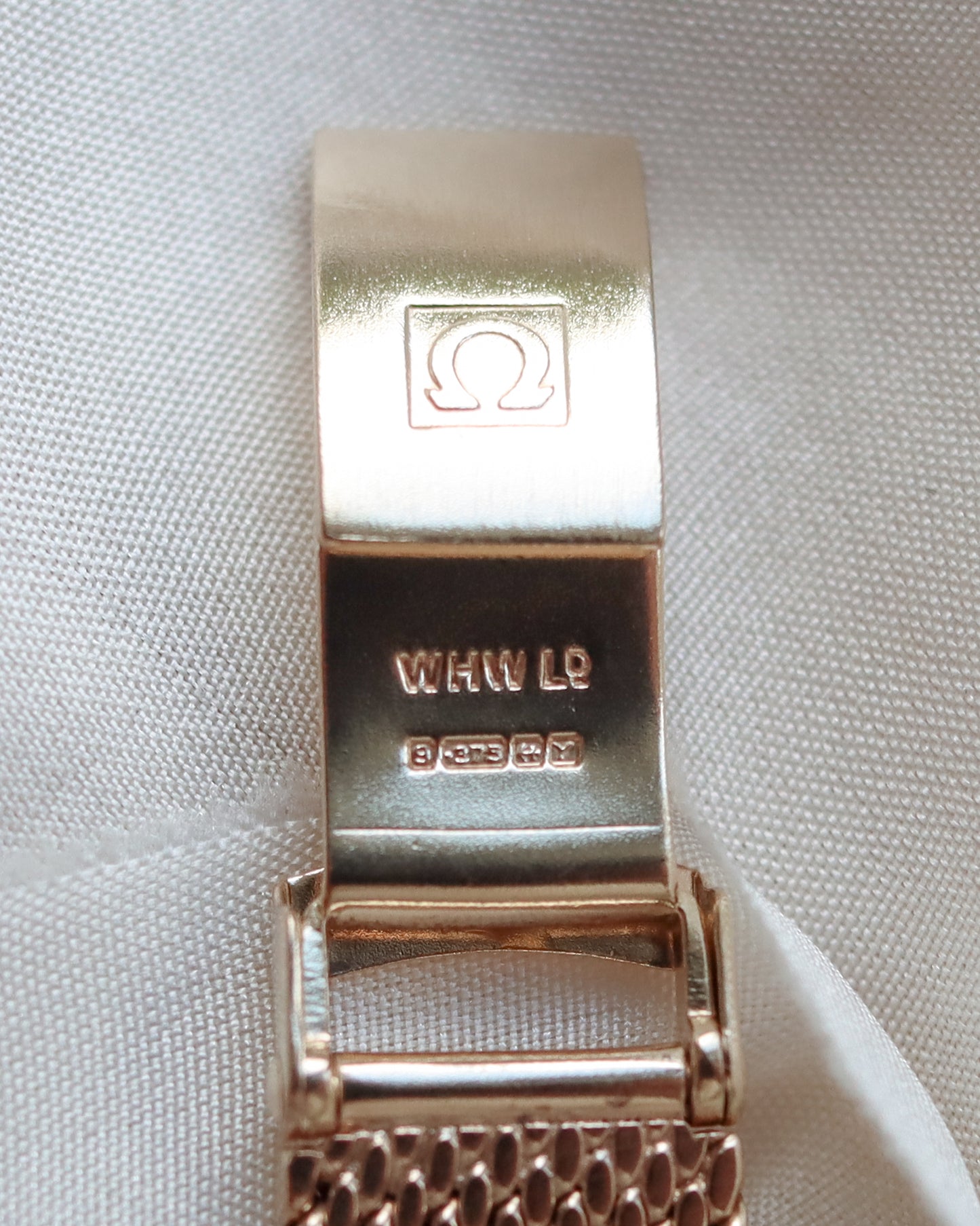 Beautiful 9ct gold Omega manual 625 watch from 1973