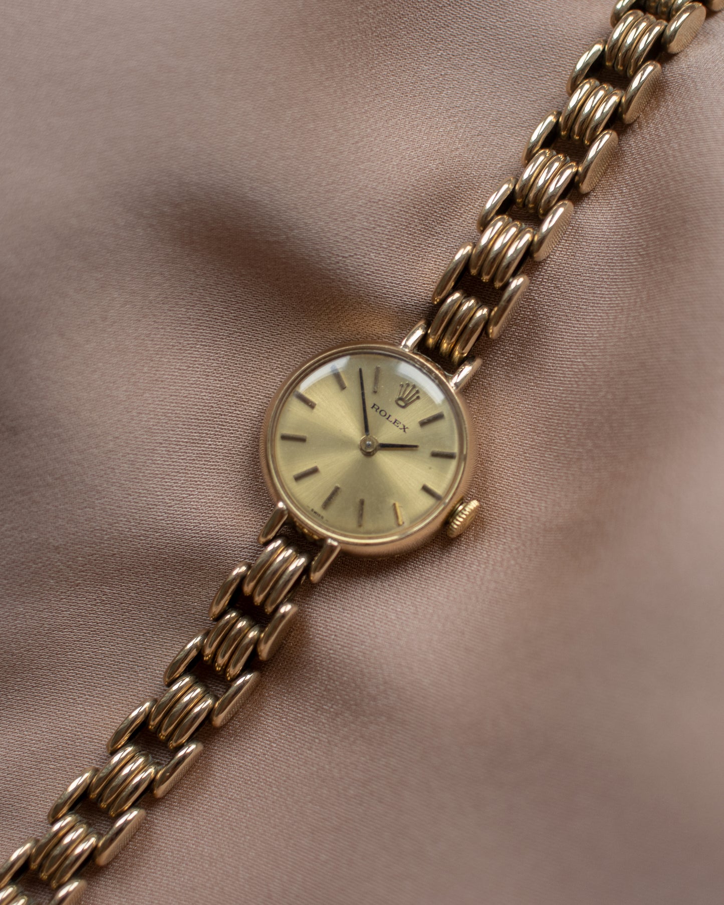 Rolex manual 1400 watch with gold dial - 1960