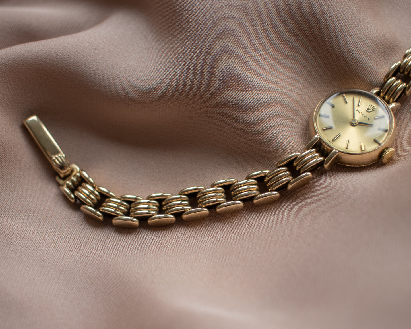 Rolex manual 1400 watch with gold dial - 1960