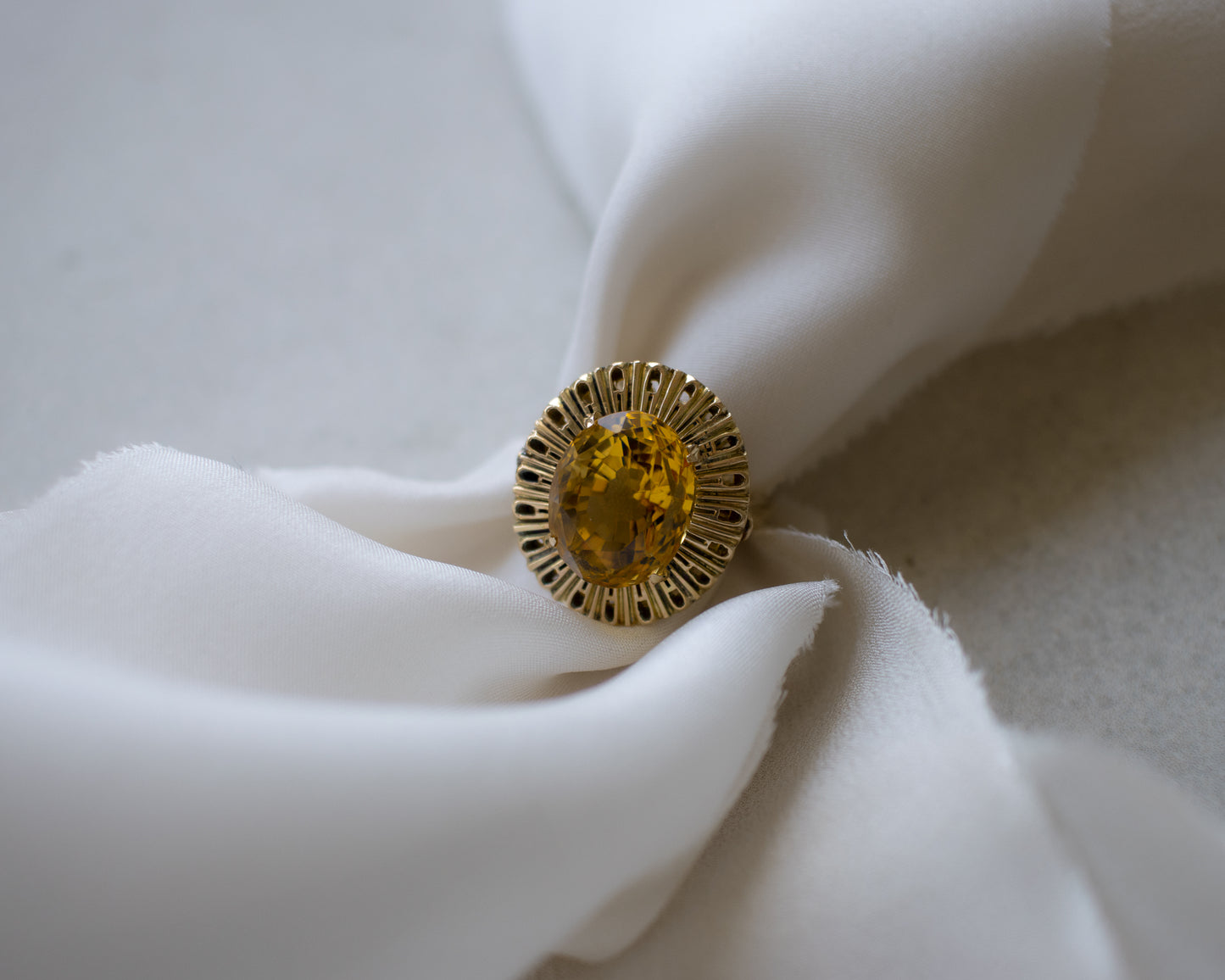Vintage 9ct Gold Oval Citrine Statement Ring