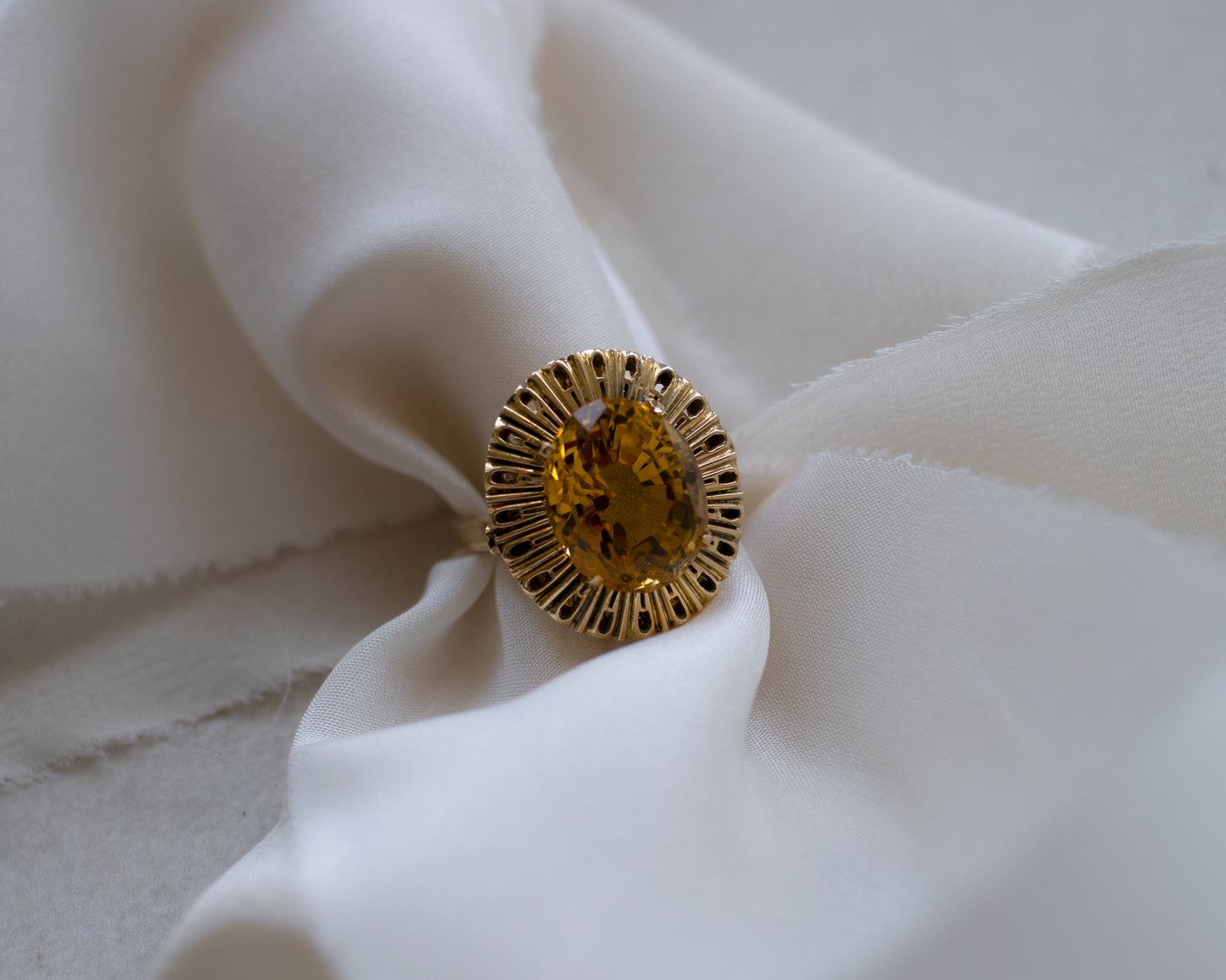Vintage 9ct Gold Oval Citrine Statement Ring