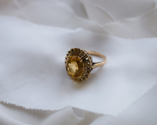 Vintage 9ct Gold Oval Citrine Statement Ring