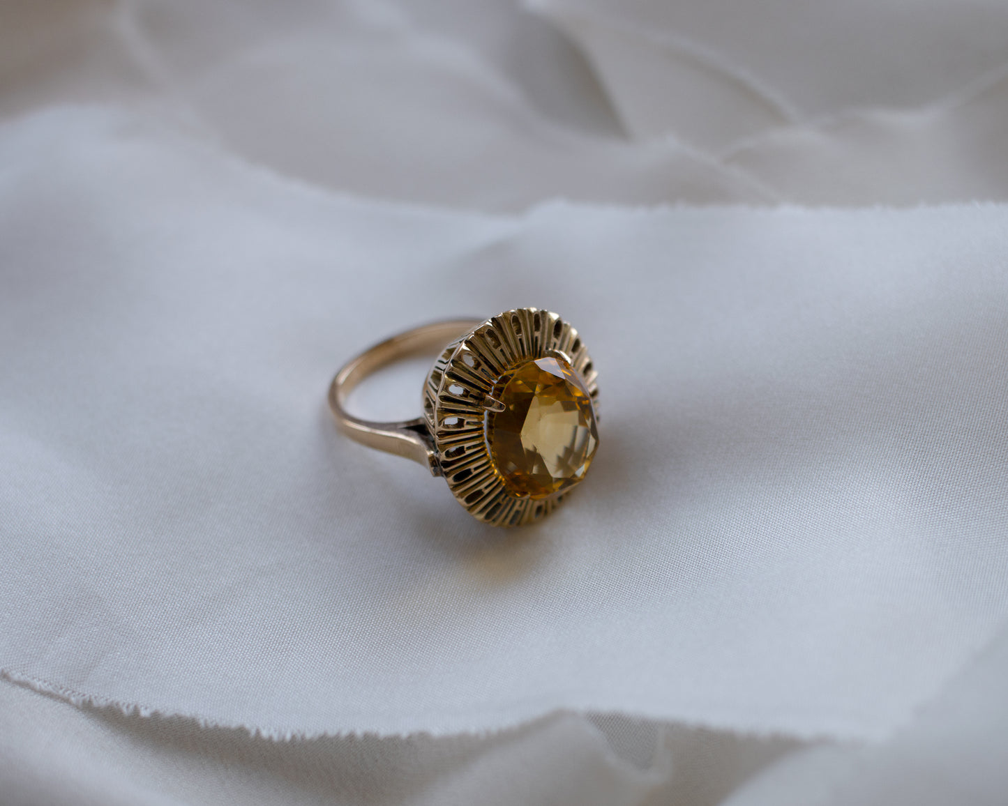 Vintage 9ct Gold Oval Citrine Statement Ring