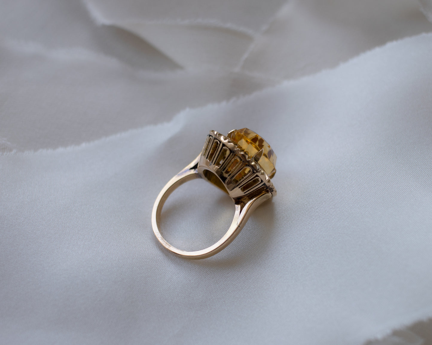 Vintage 9ct Gold Oval Citrine Statement Ring