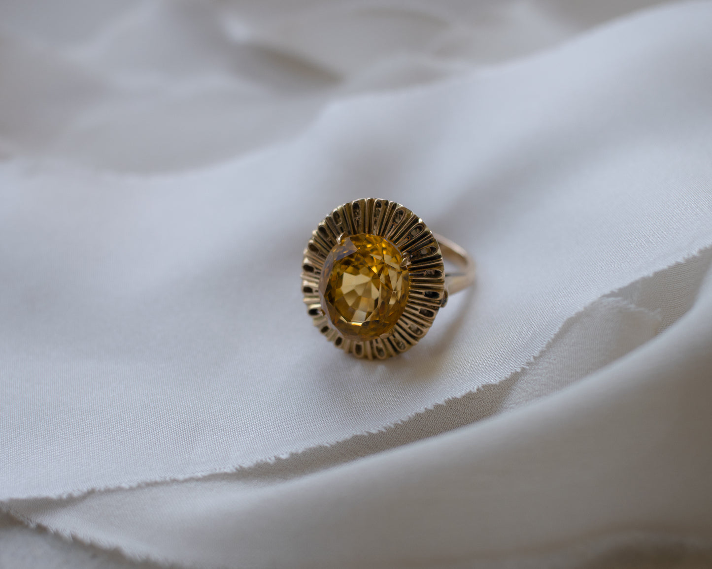 Vintage 9ct Gold Oval Citrine Statement Ring