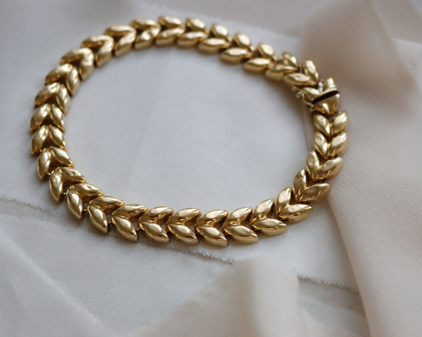 Vintage 9ct Gold Leaf-Link Chunky Bracelet – 2001