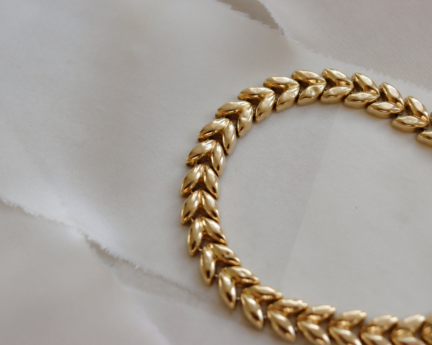 Vintage 9ct Gold Leaf-Link Chunky Bracelet – 2001