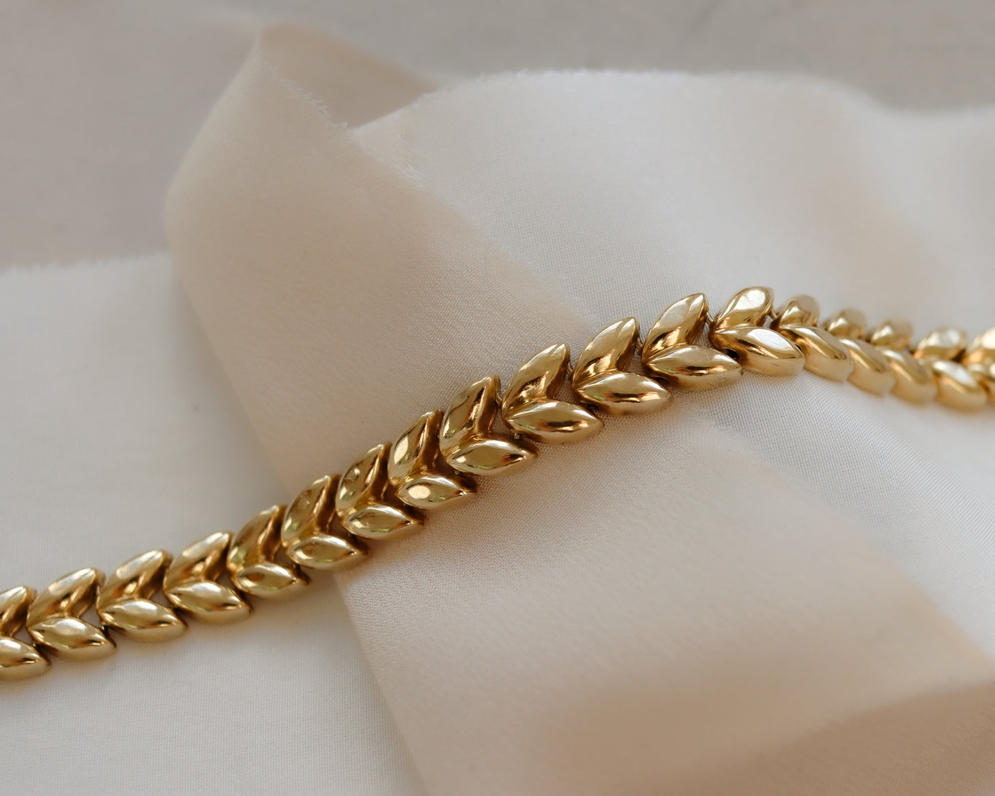 Vintage 9ct Gold Leaf-Link Chunky Bracelet – 2001