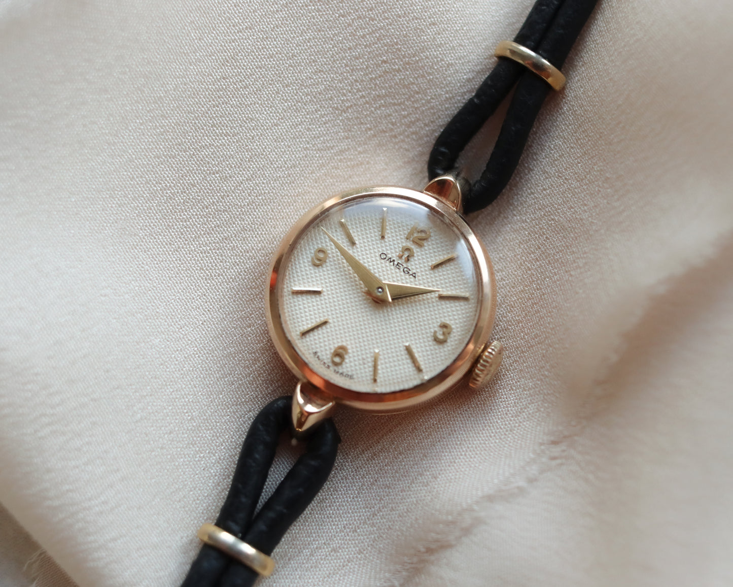 Vintage Omega 9ct Gold Wristwatch in Pristine Condition