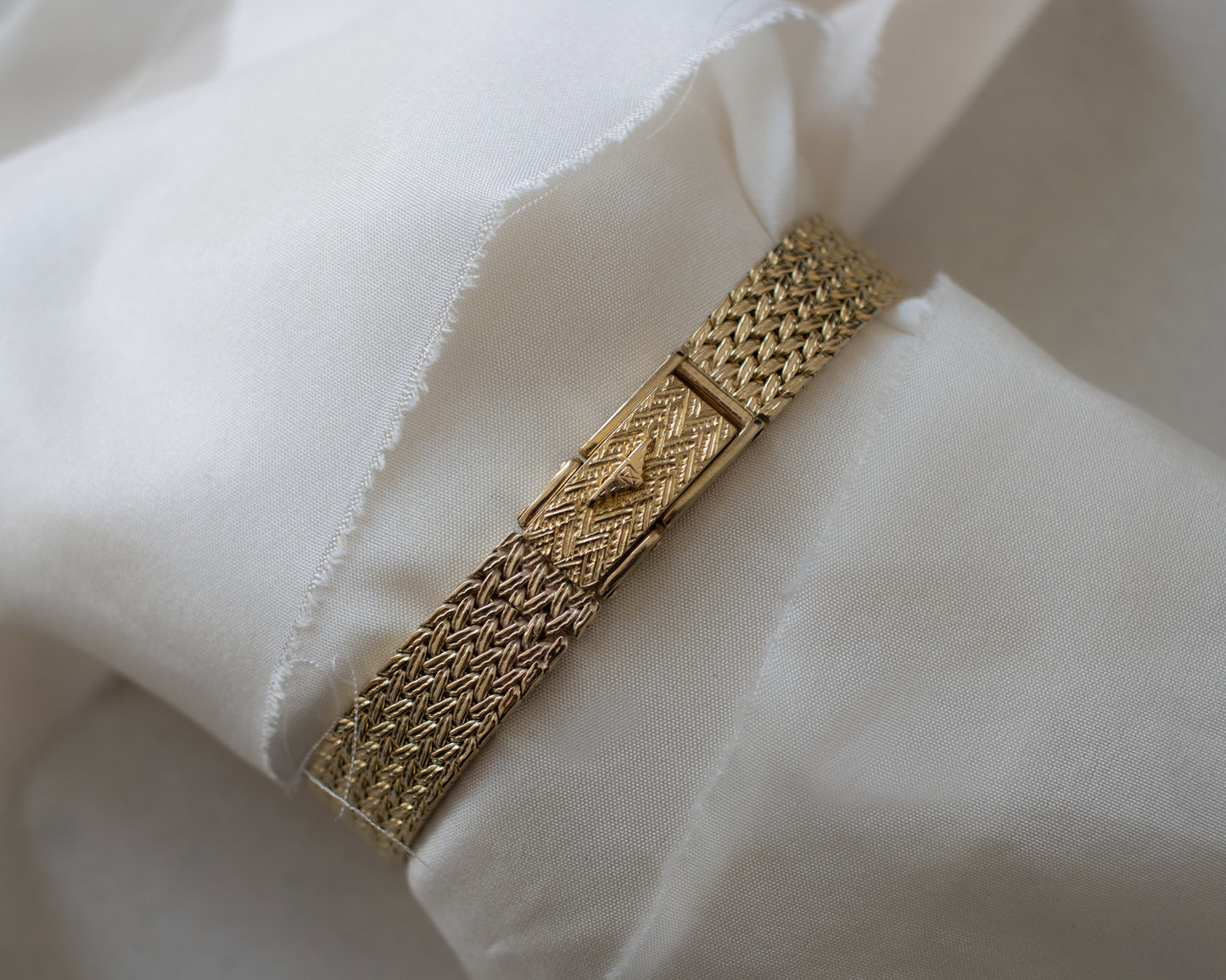 Vintage Longines Presence 9ct Gold Bracelet Watch - circa 1980's