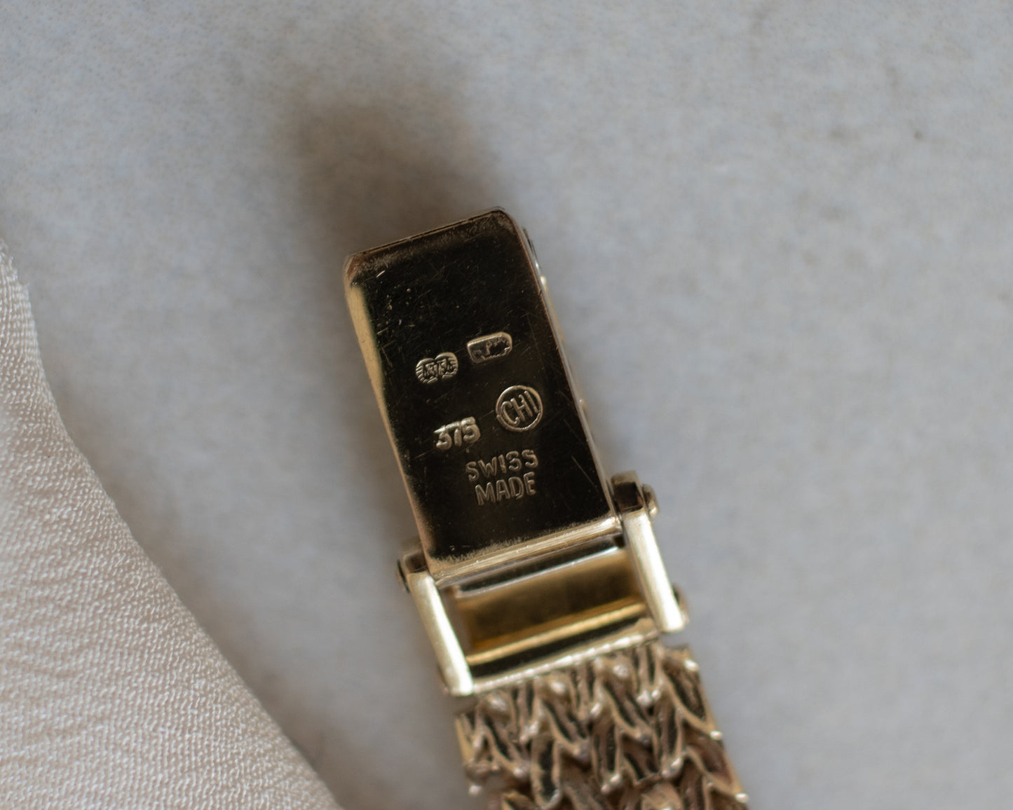 Vintage Longines Presence 9ct Gold Bracelet Watch - circa 1980's