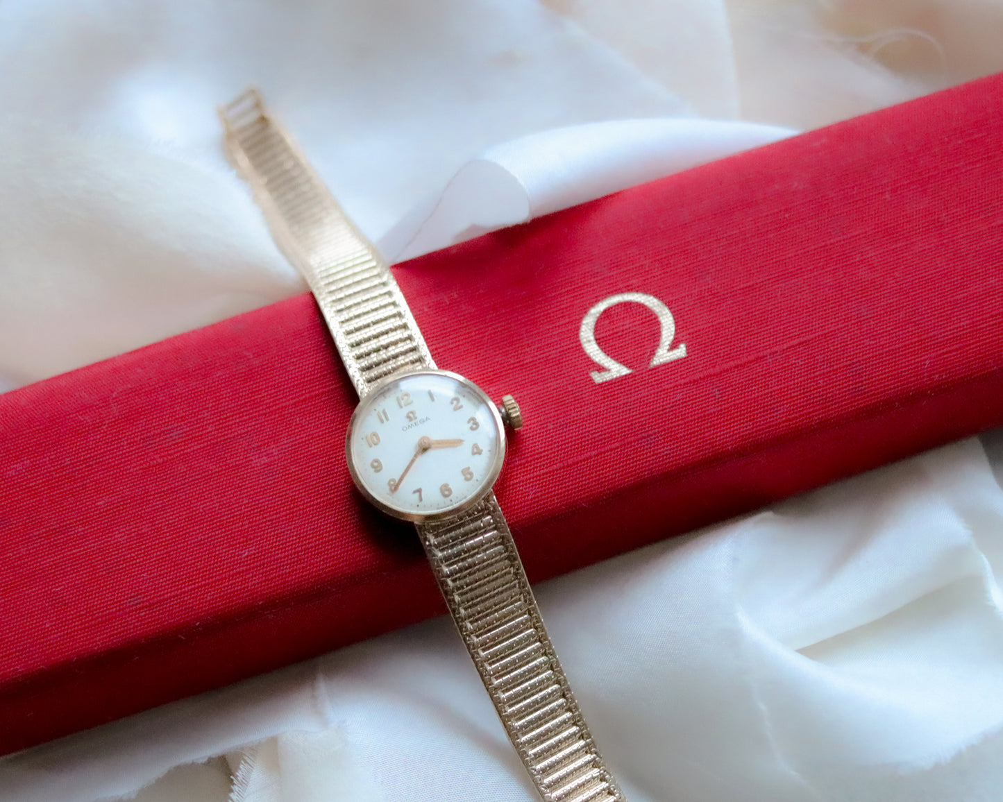 Beautiful 9ct Gold Omega Ladies Wristwatch – 1968
