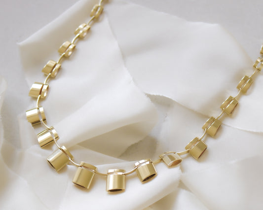9ct yellow gold graduated fancy link necklace