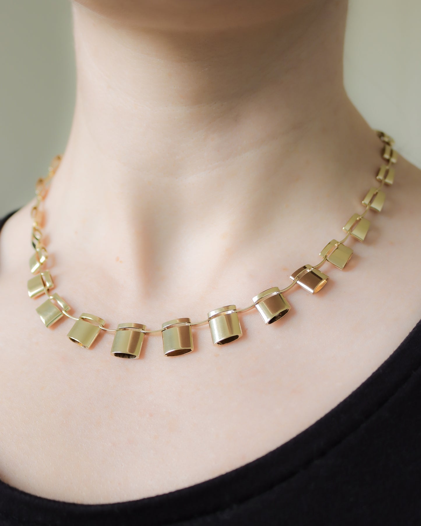 9ct yellow gold graduated fancy link necklace