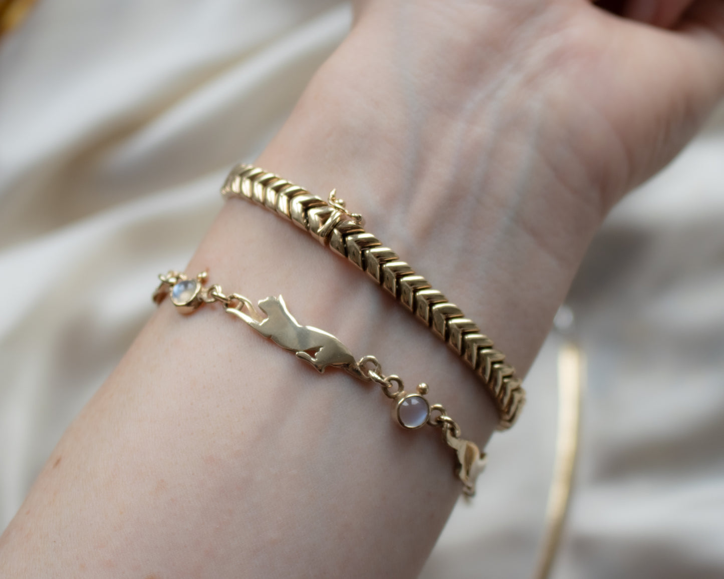 Vintage 9ct Gold Moonstone Cat Bracelet - 18cm