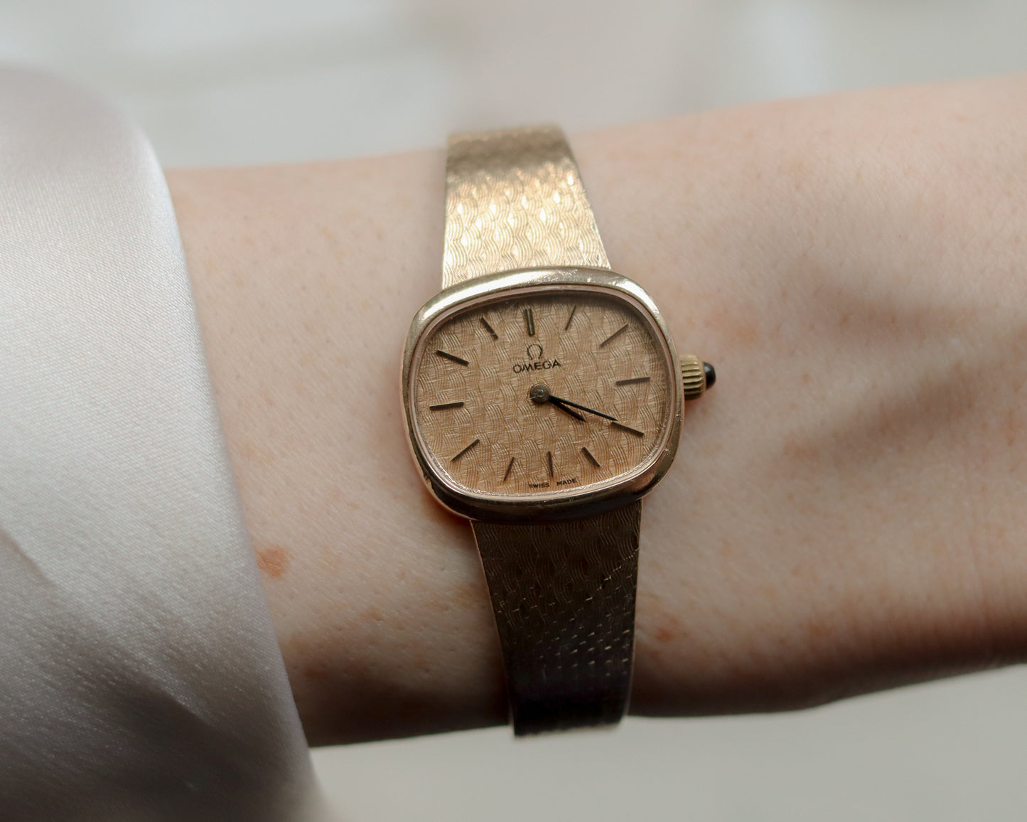 Mid century Omega 9ct gold textured watch - 1978