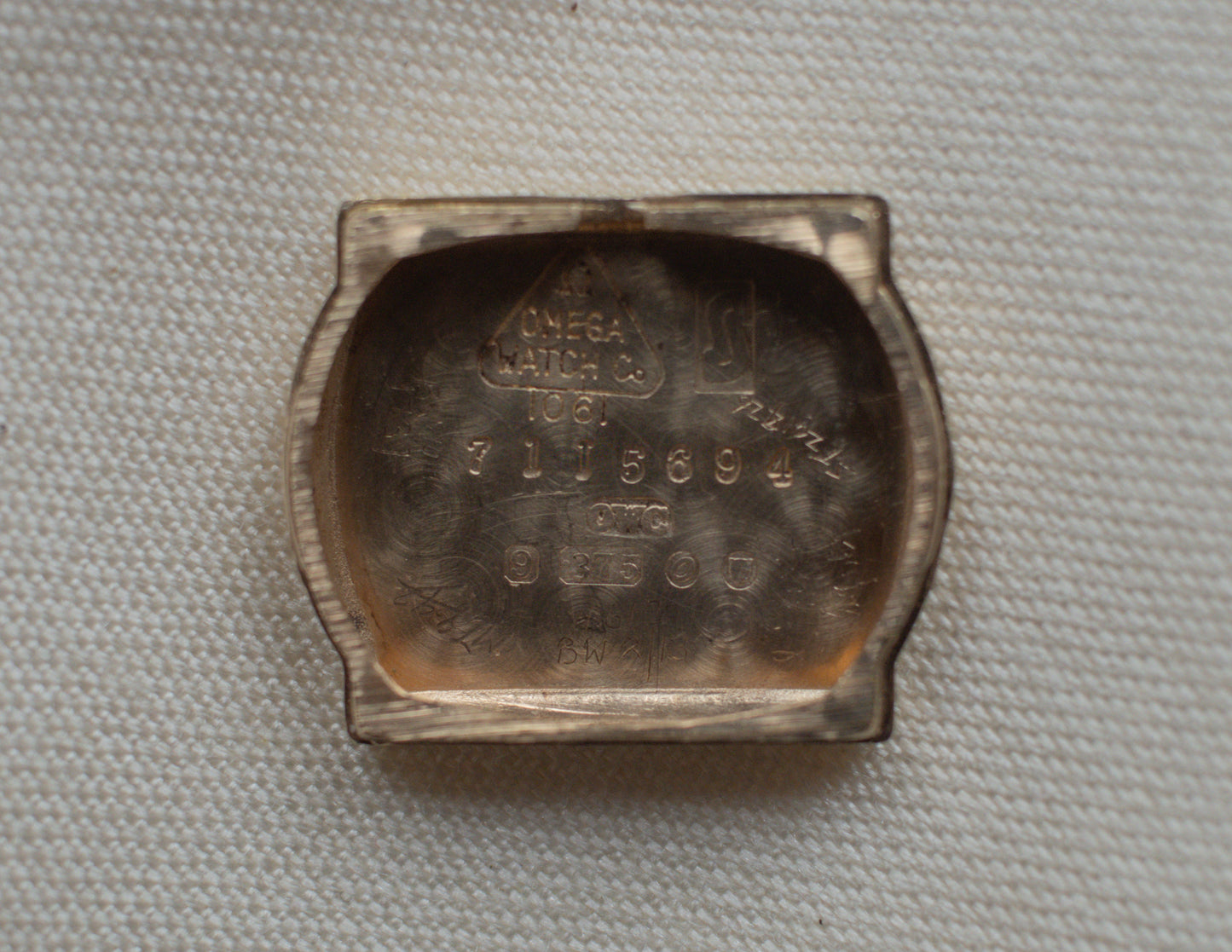9ct yellow gold brick-link Omega watch - 1977