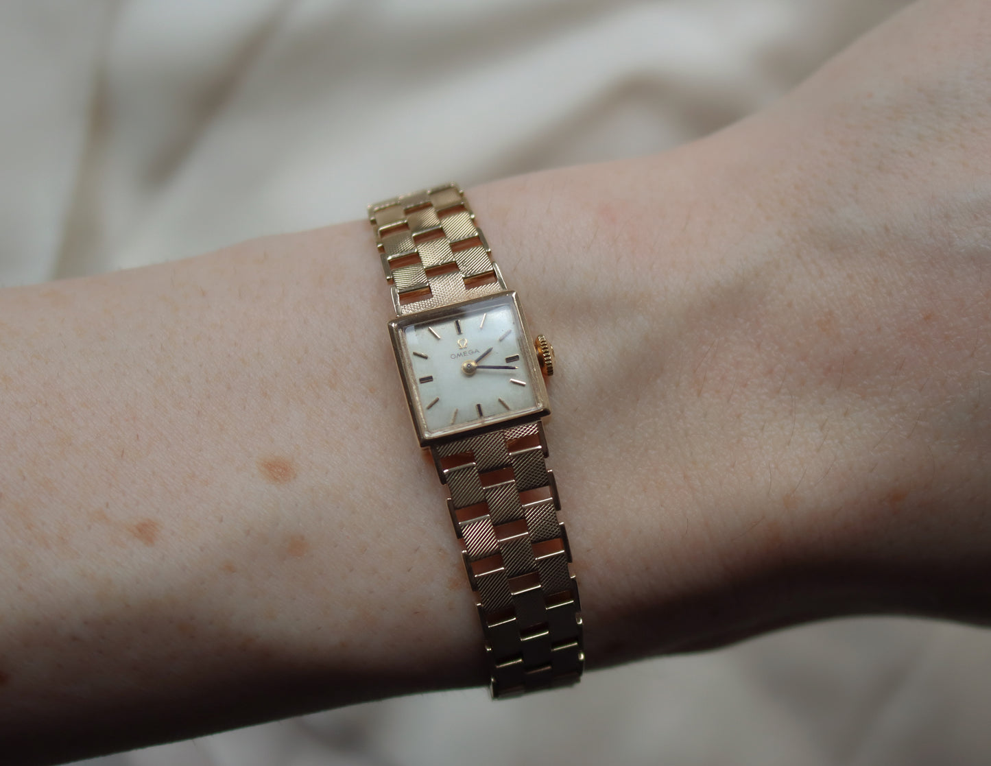 9ct yellow gold brick-link Omega watch - 1977
