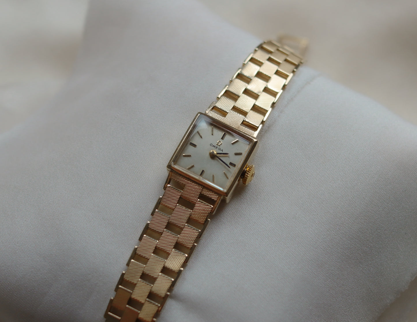 9ct yellow gold brick-link Omega watch - 1977
