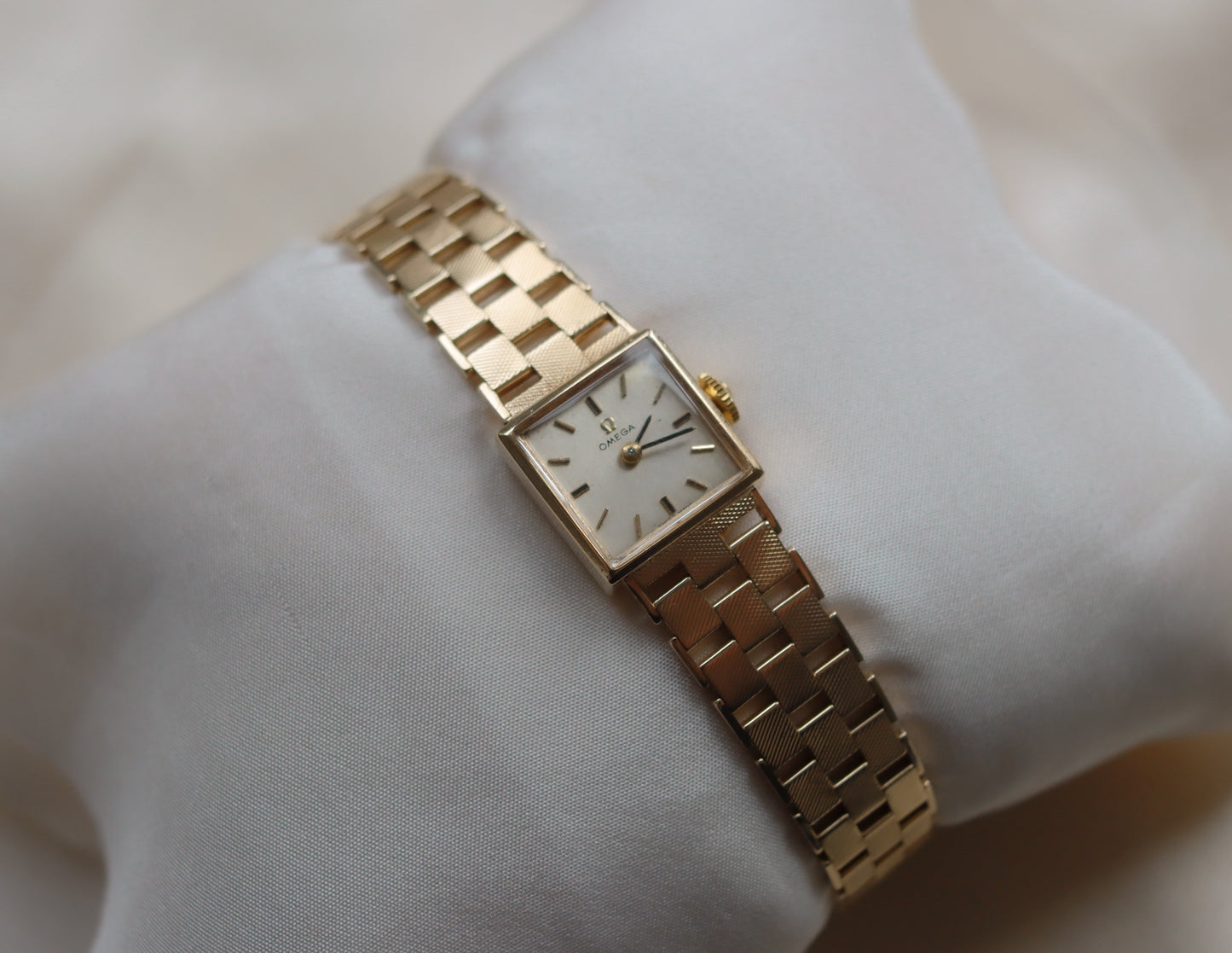 9ct yellow gold brick-link Omega watch - 1977