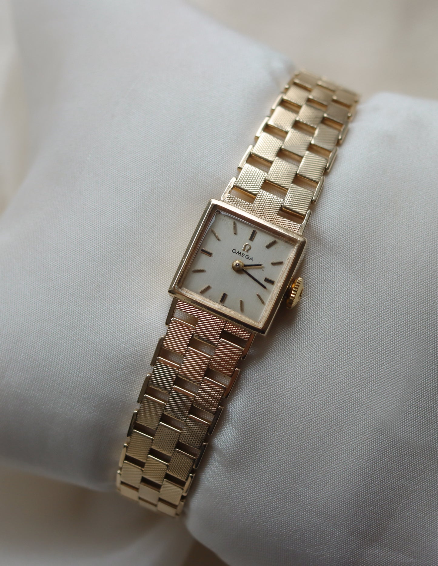 9ct yellow gold brick-link Omega watch - 1977