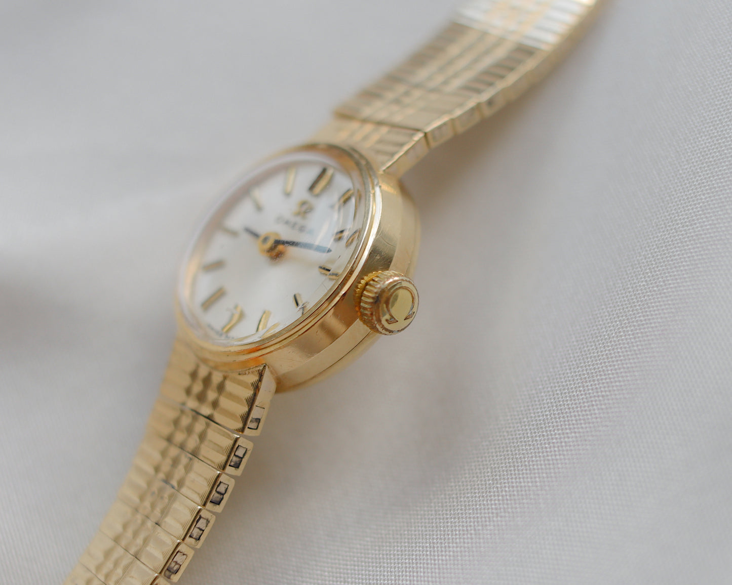 Vintage Omega Ladies 9ct Gold Bracelet Watch – Circa 1966