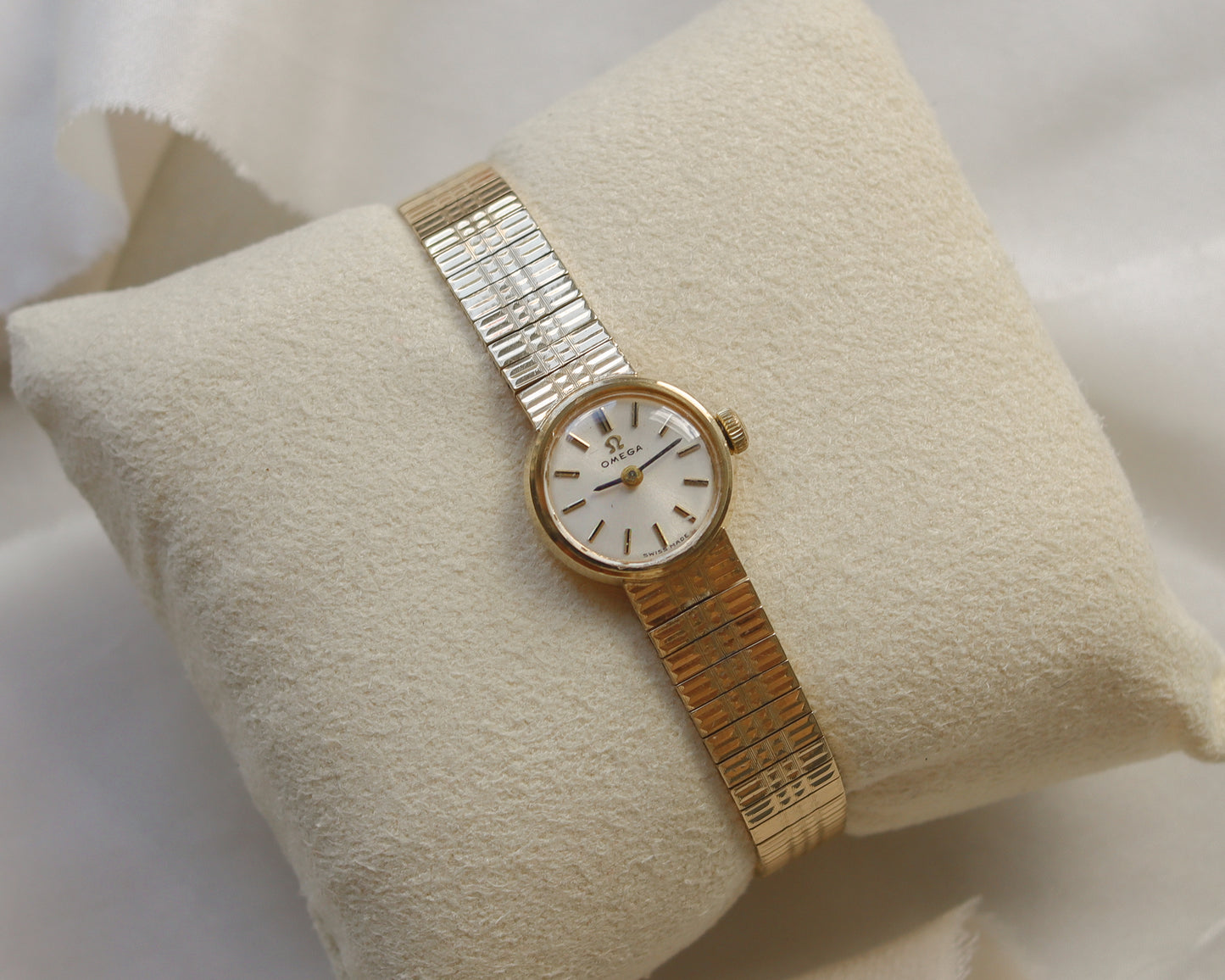 Vintage Omega Ladies 9ct Gold Bracelet Watch – Circa 1966