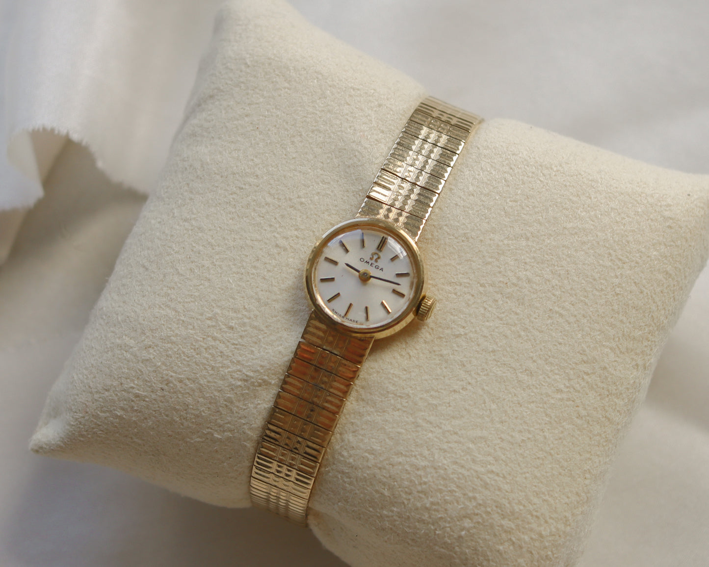 Vintage Omega Ladies 9ct Gold Bracelet Watch – Circa 1966