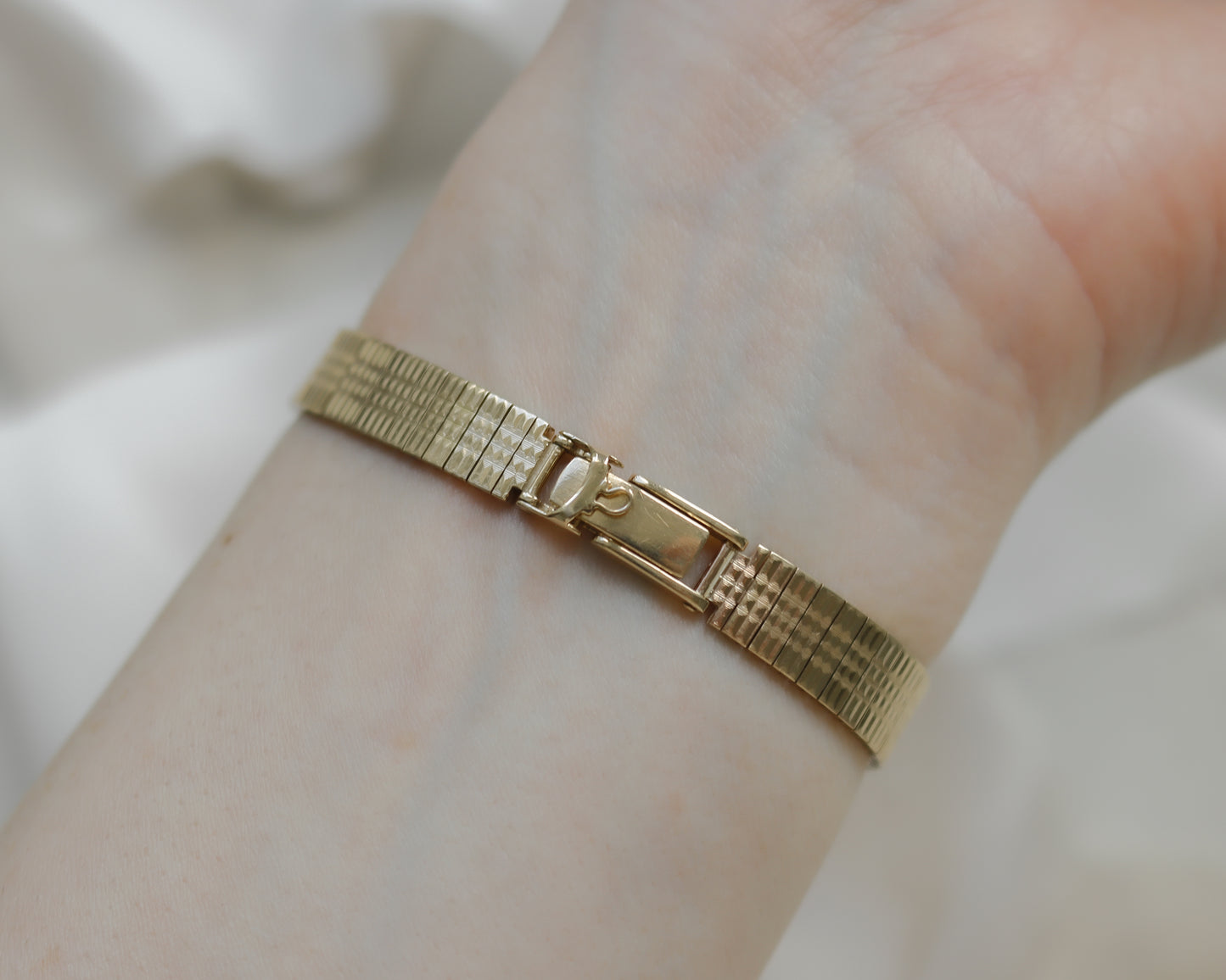 Vintage Omega Ladies 9ct Gold Bracelet Watch – Circa 1966