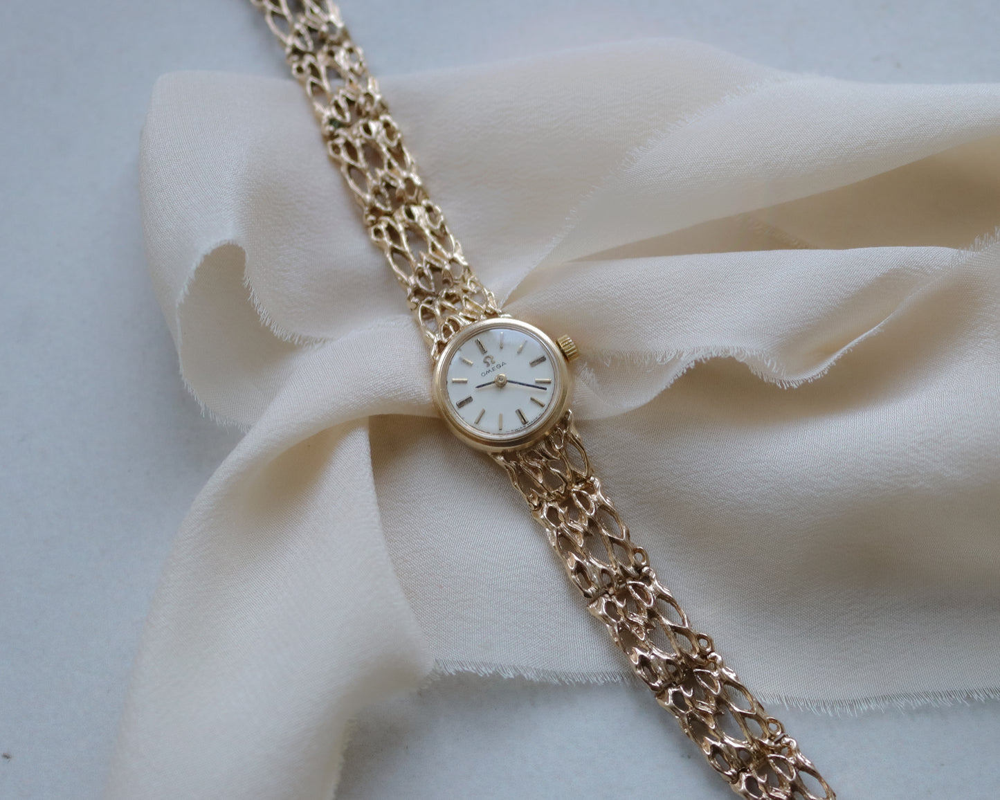 beautiful 1970's decorative Omega watch