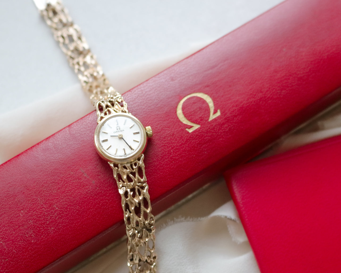 beautiful 1970's decorative Omega watch