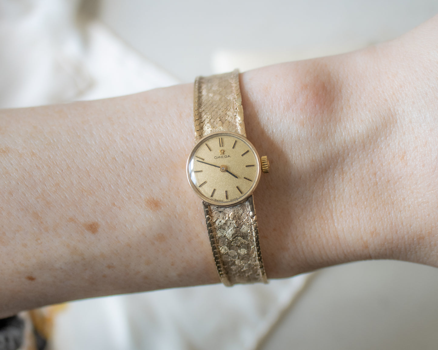 Vintage 1968 Omega Ladies 9ct Gold Watch - Integrated Gold Bracelet