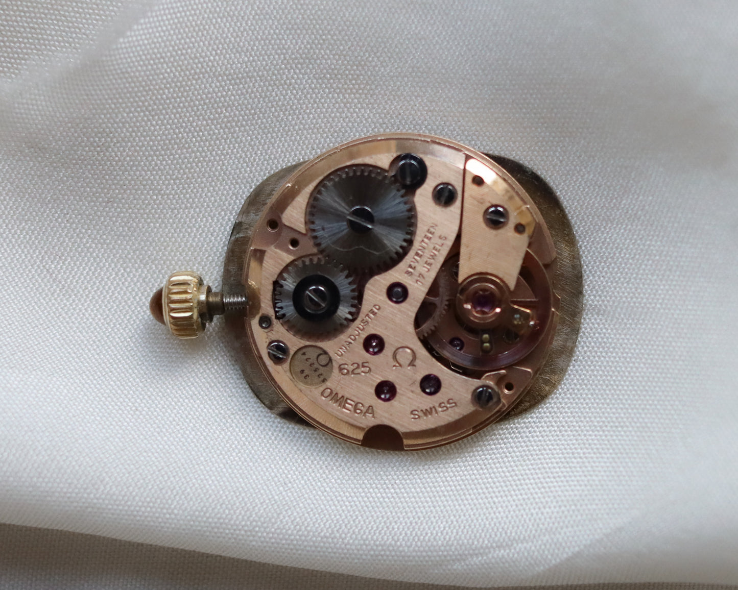 Stunning Omega 9ct gold textured watch - 1978
