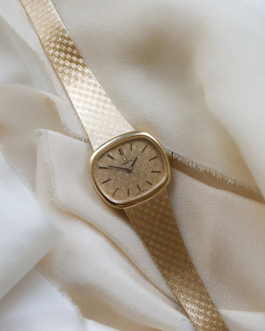 Stunning Omega 9ct gold textured watch - 1978