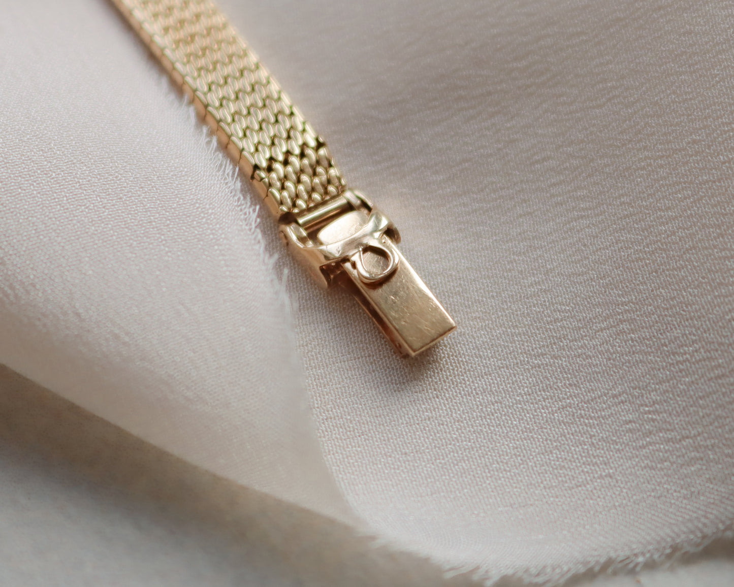 Vintage 9ct Gold Omega Ladies Watch – 1968