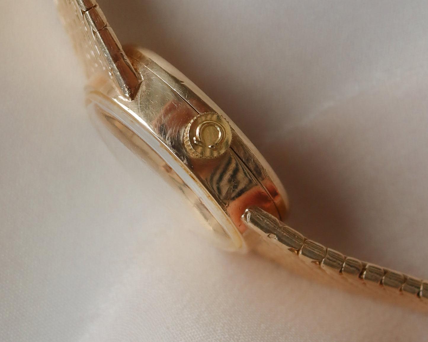 Vintage 9ct Gold Omega Ladies Watch – 1968