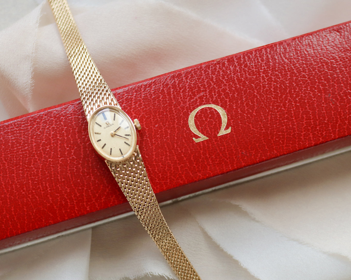 Vintage 9ct Gold Omega Ladies Watch – 1968