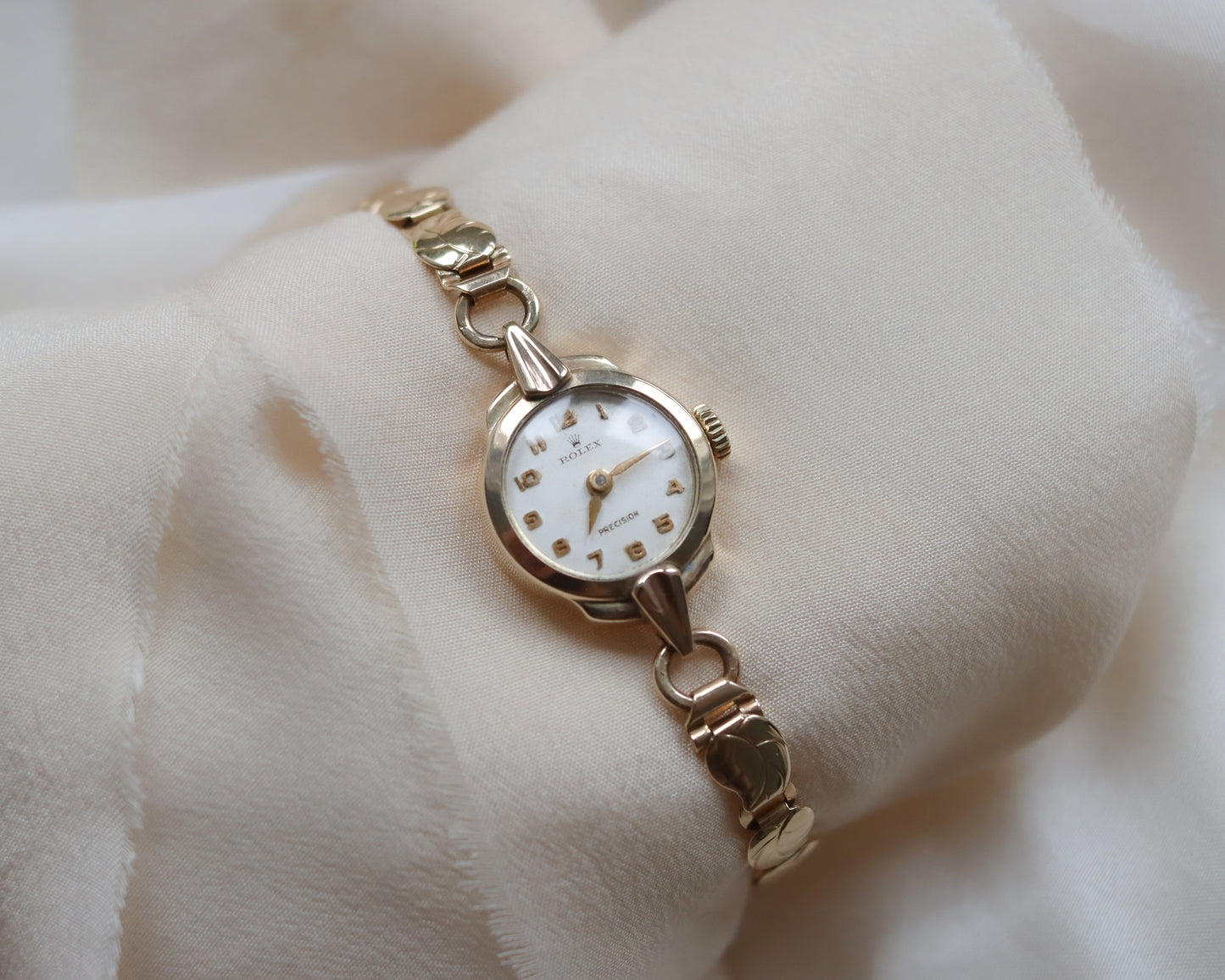 9ct Gold Rolex Precision Ladies leaf Bracelet Watch – 1942
