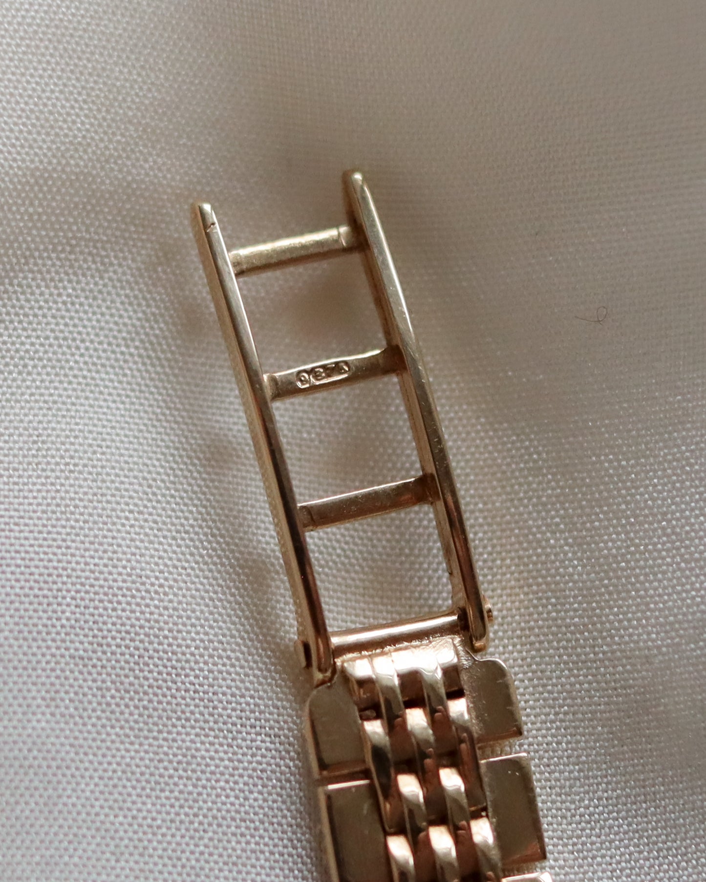 Vintage Rolex Precision Ladies Wristwatch – 9ct Solid Gold, 1961