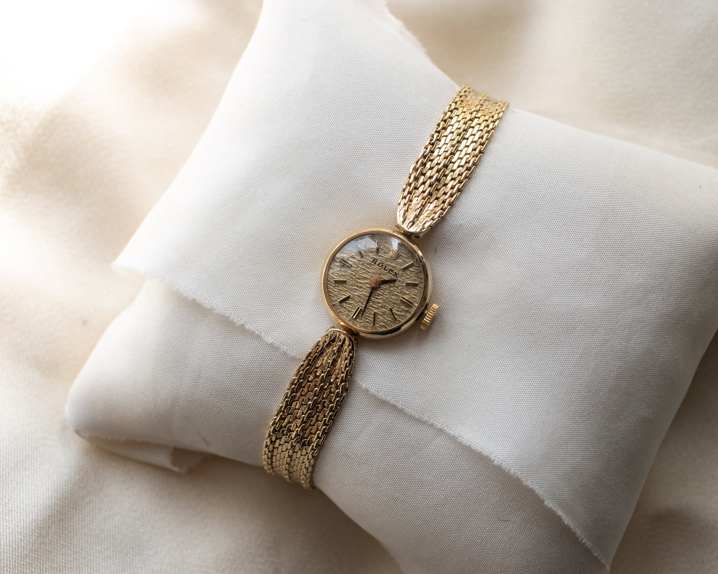 Rolex manual 1400 watch in 9ct gold - 1965