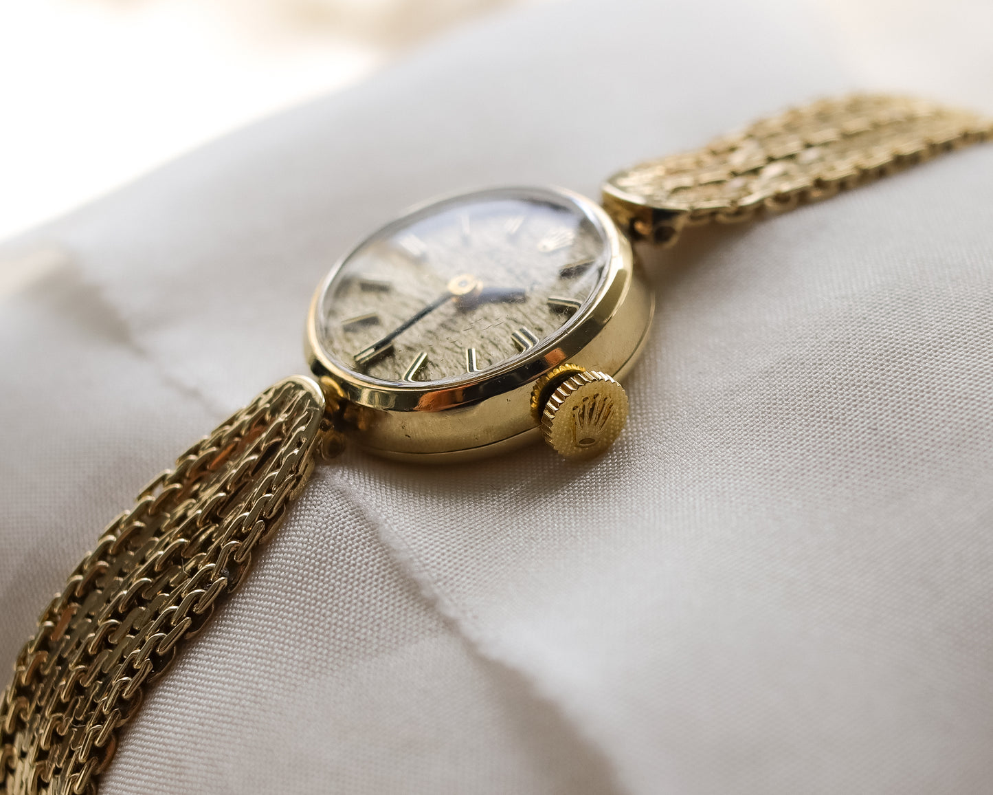 Rolex manual 1400 watch in 9ct gold - 1965