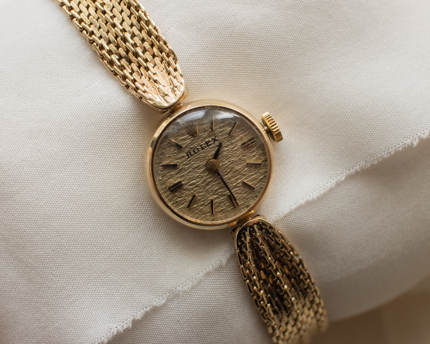 Rolex manual 1400 watch in 9ct gold - 1965