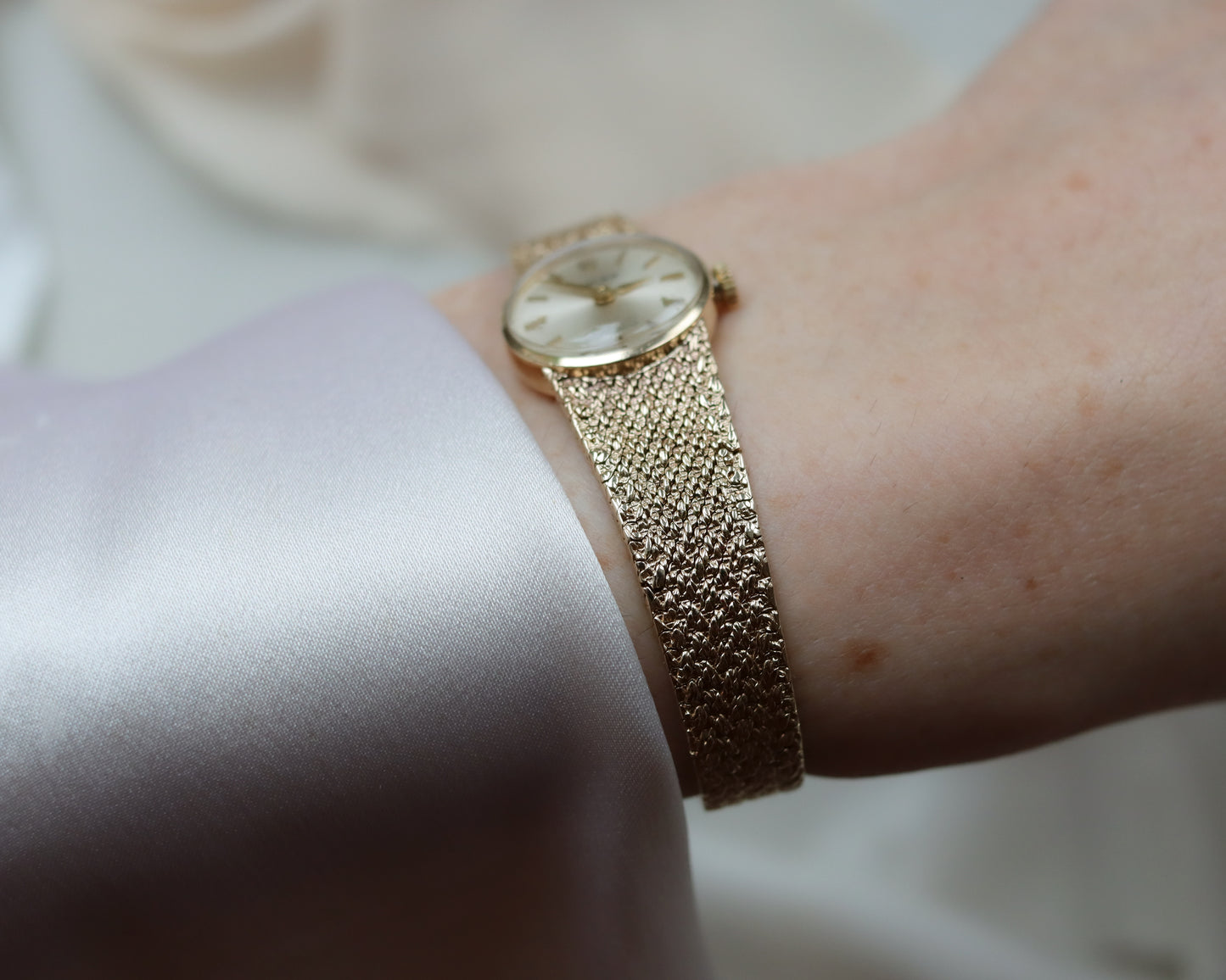 Ladies Rolex precision watch in 9ct gold from 1970