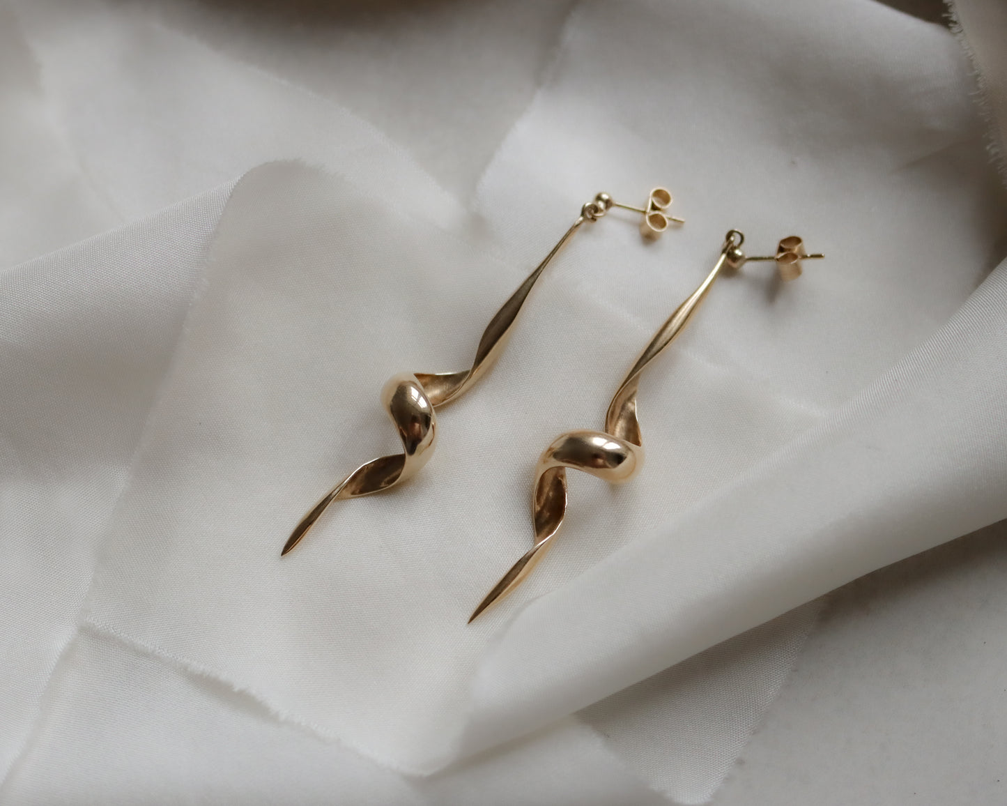 Vintage 9ct Yellow Gold Spiral Drop Earrings – 1994