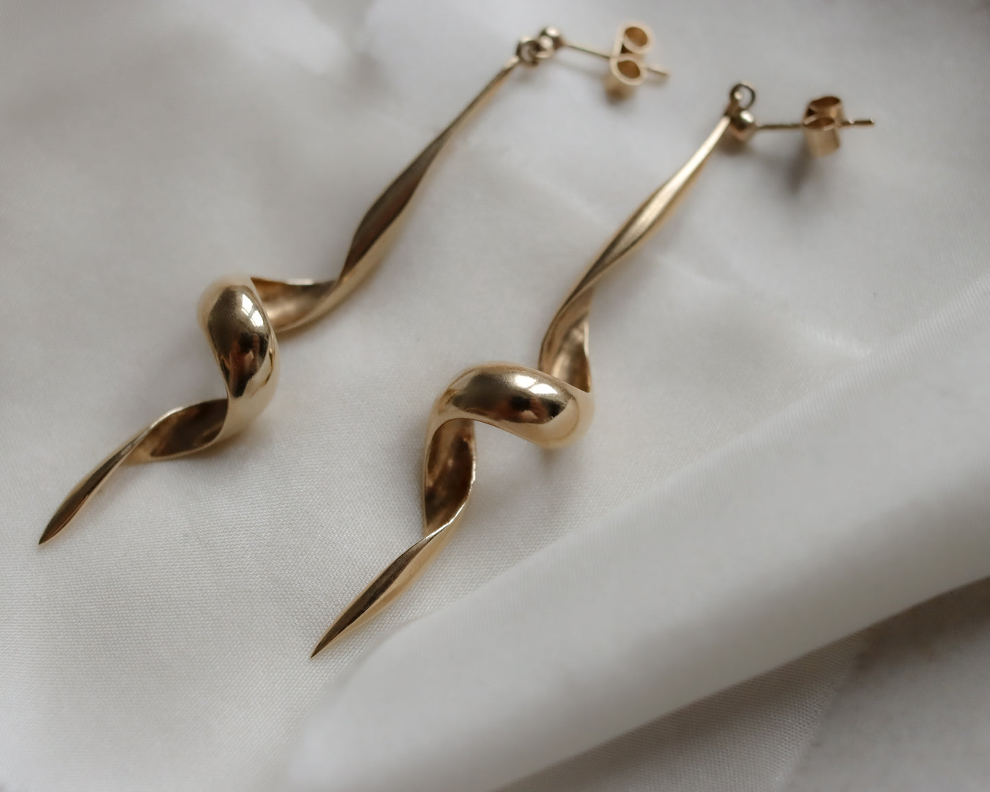 Vintage 9ct Yellow Gold Spiral Drop Earrings – 1994