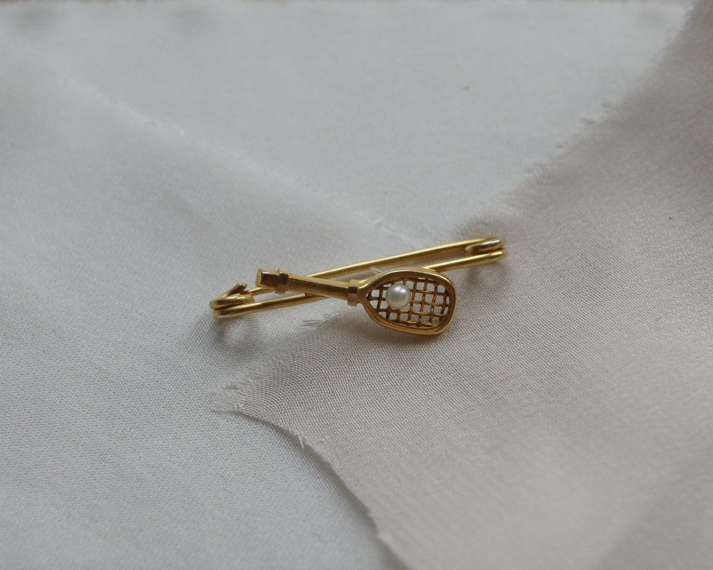 Antique 9ct Gold Tennis Racket Brooch with Natural Pearl