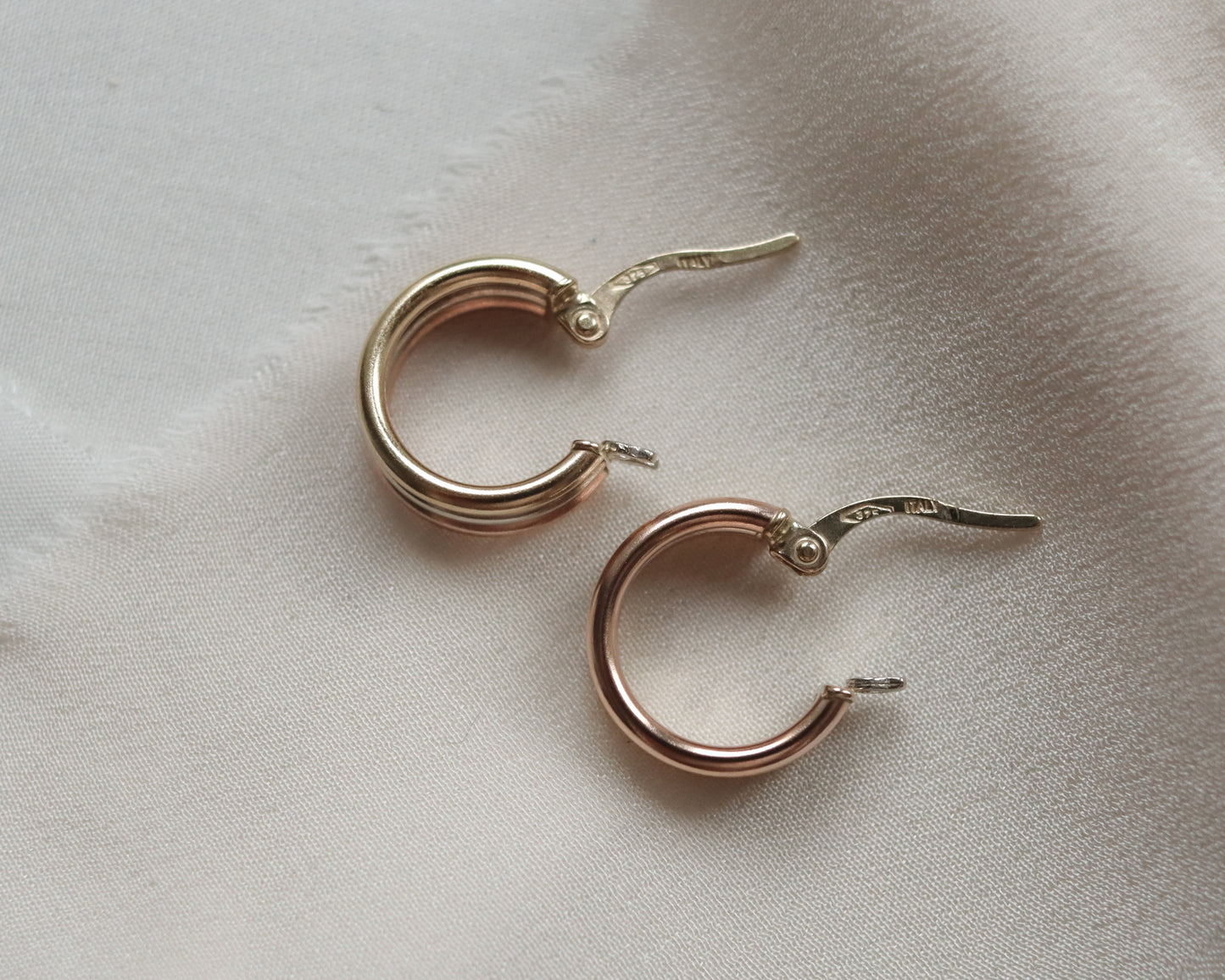 Vintage 9ct tr-colour huggie hoop earrings