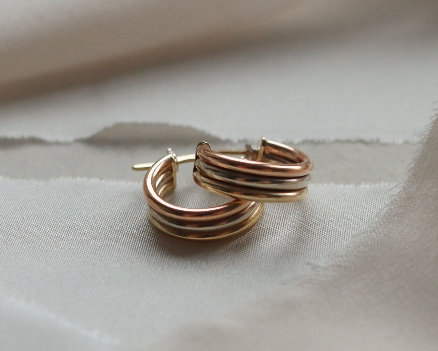 Vintage 9ct tr-colour huggie hoop earrings