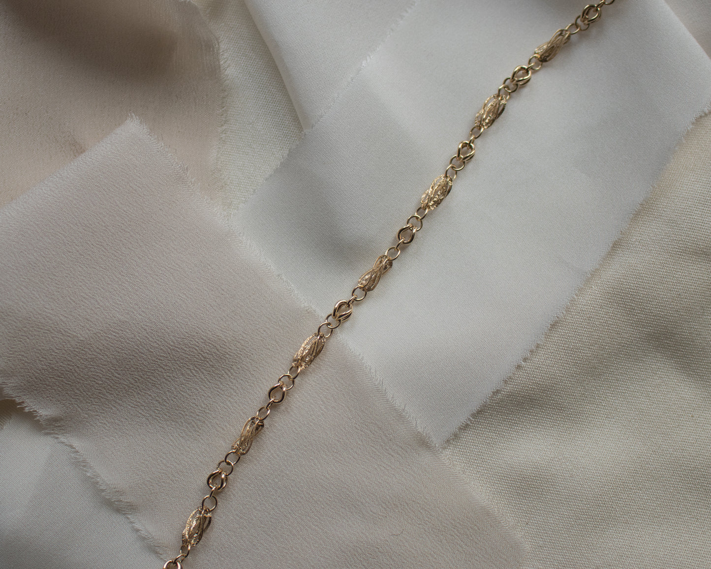 Vintage 9ct Yellow Gold Twist Bar & Fancy Link Bracelet