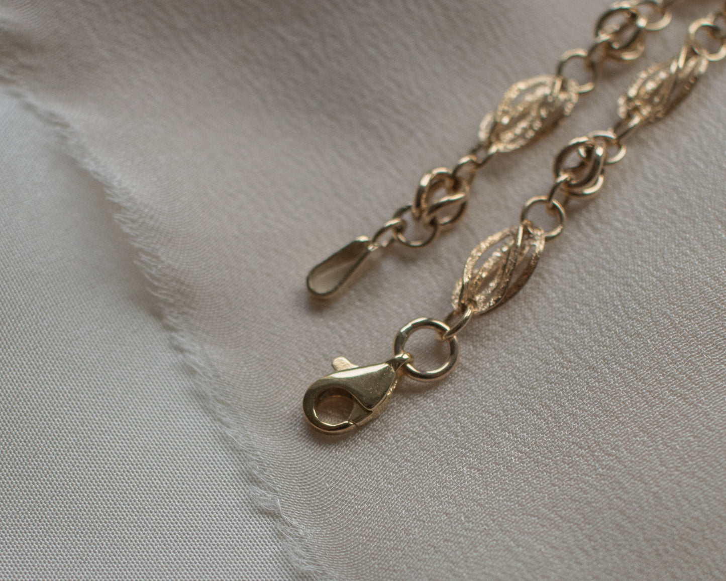 Vintage 9ct Yellow Gold Twist Bar & Fancy Link Bracelet